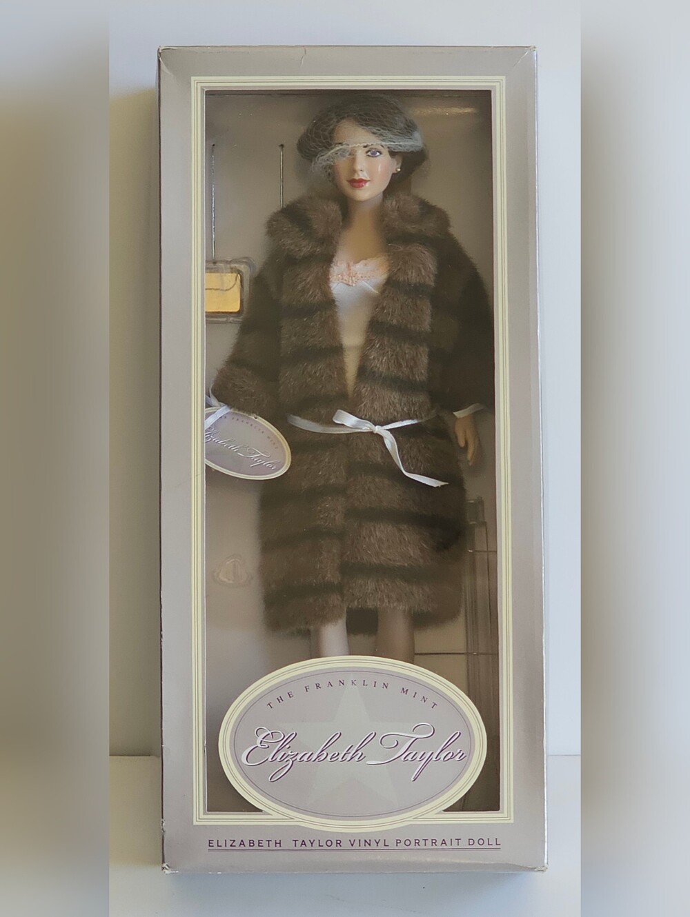 Franklin Mint Elizabeth Taylor 16" Vinyl Doll "Butterfield 8" Fur Coat Ensemble